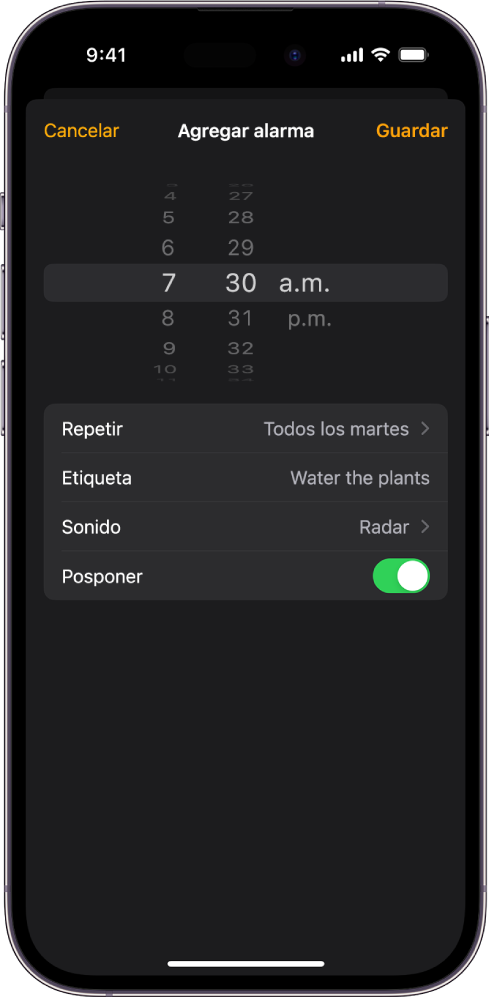 Una pantalla donde se cambia una alarma con opciones para cambiar la hora, elegir si la alarma se repite, agregar una etiqueta a la alarma, seleccionar un sonido de alarma y activar la repetición de la alarma.