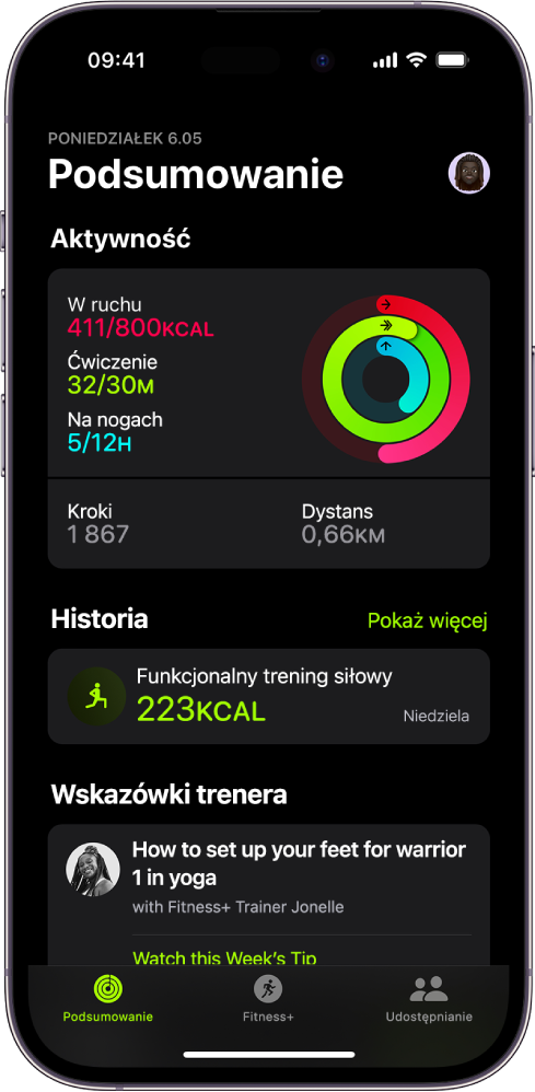 Ekran podsumowania w aplikacji Fitness. Widoczne są sekcje Aktywność, Historia oraz Wskazówki trenera.