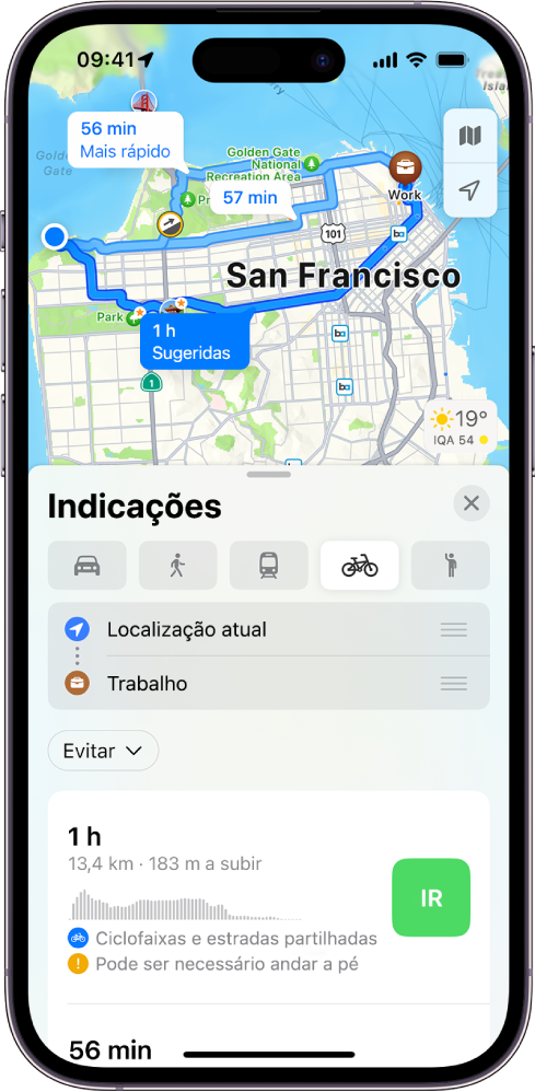 Um mapa a mostrar opções do itinerário de bicicleta. A ficha do itinerário na parte inferior fornece detalhes, incluindo o tempo de viagem previsto, mudanças de elevação e tipos de estradas. Um botão “Ir” aparece do lado direito dos detalhes.