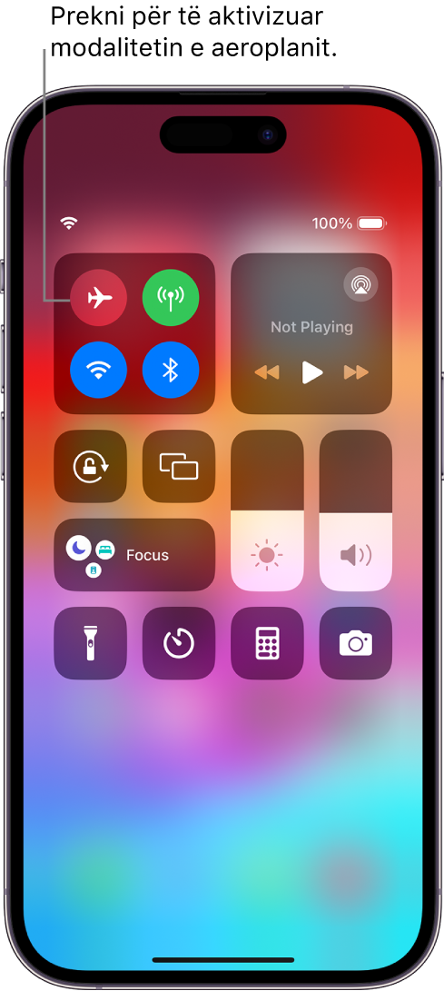 Ekrani Control Center që tregon se prekja e butonit lart majtas aktivizon modalitetin e aeroplanit.