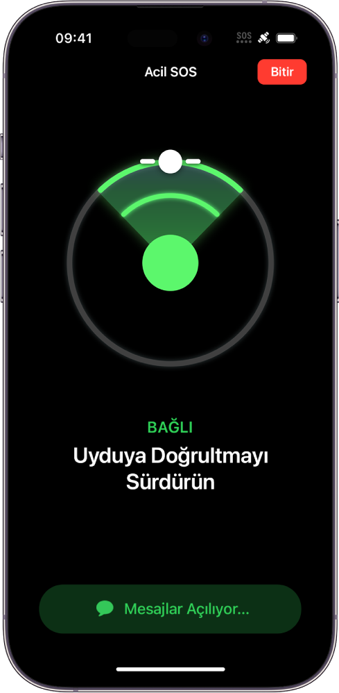 Acil SOS ekranı, telefonun bağlı ve kullanıcıyı uyduya doğru tutması konusunda yönlendirdiğini gösteriyor. Mesajlar’ı açma düğmesi ekranın en altında.