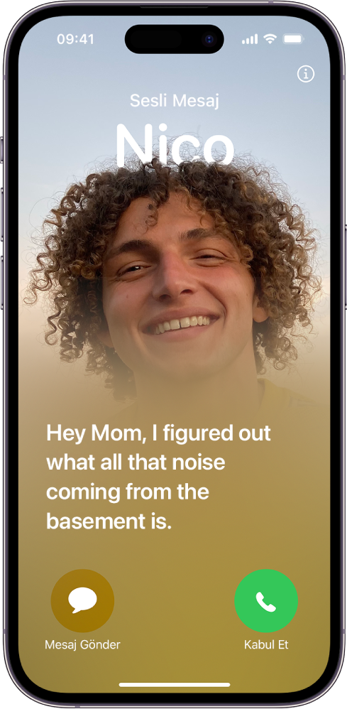 iPhone arama ekranında bir Canlı Sesli Mesaj dökümü var. Ekranın en altında mesaj gönderme veya aramayı kabul etme düğmeleri bulunuyor.