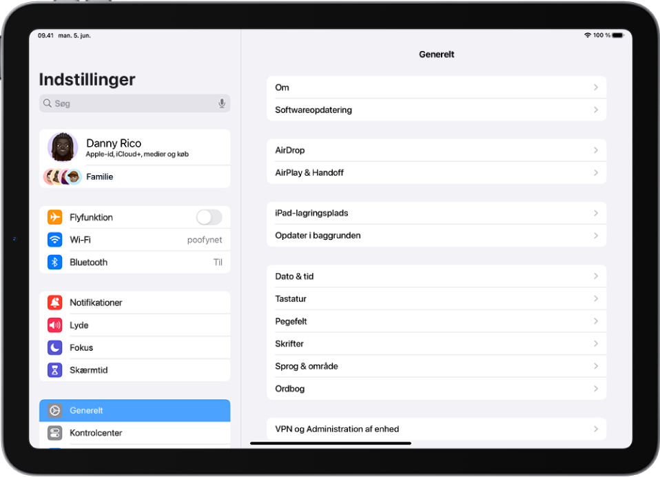 Hjemmeskærmen på iPad med adskillige symboler, herunder symbolet for appen Indstillinger, som du kan trykke på for at ændre lydstyrken, skærmens lysstyrke m.m. på din iPad.