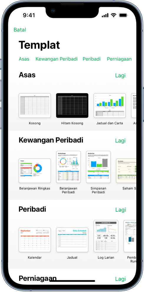 Pemilih templat menunjukkan baris kategori merentas bahagian atas yang anda boleh ketik untuk menapis pilihan. Di bawah ialah imej kecil templat yang diprareka bentuk disusun dalam baris mengikut kategori, bermula dengan Terbaru di bahagian atas dan diikuti oleh Asas dan Kewangan Peribadi. Butang Lihat Semua kelihatan di atas dan di sebelah kanan setiap baris kategori. Butang Bahasa dan Rantau berada di penjuru kanan atas.