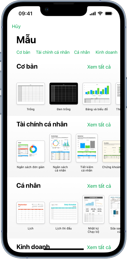 Bộ chọn mẫu, đang hiển thị một hàng các danh mục dọc trên cùng mà bạn có thể chạm để lọc các tùy chọn. Bên dưới là các hình thu nhỏ của các mẫu được thiết kế sẵn được sắp xếp trong các hàng theo danh mục, bắt đầu từ Gần đây ở trên cùng và tiếp theo là Cơ bản và Tài chính cá nhân. Nút Xem tất cả sẽ xuất hiện phía trên và ở bên phải của từng hàng danh mục. Nút Ngôn ngữ và Vùng ở góc trên cùng bên phải.