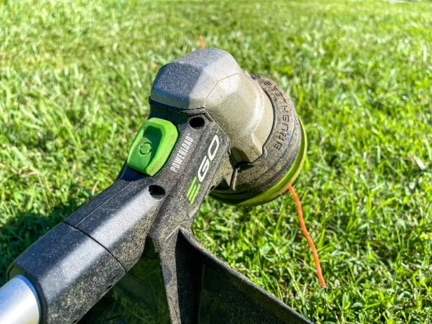 An Auto-loading Head on a String Trimmer