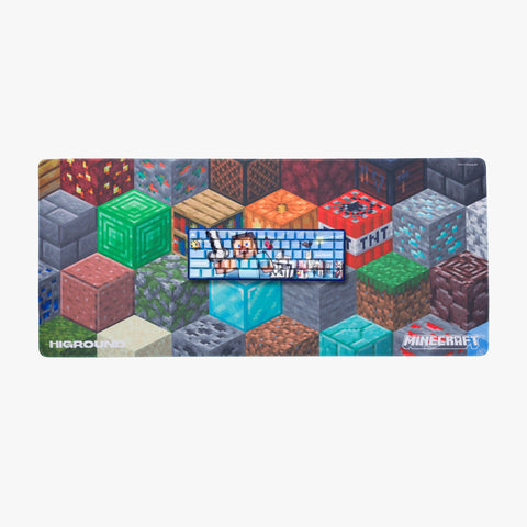 HIGROUND X MINECRAFT RANDOM BLOCKS MOUSEPAD - FRONT WITH STEVE & ANIMALS KEYBOARD ON TOP