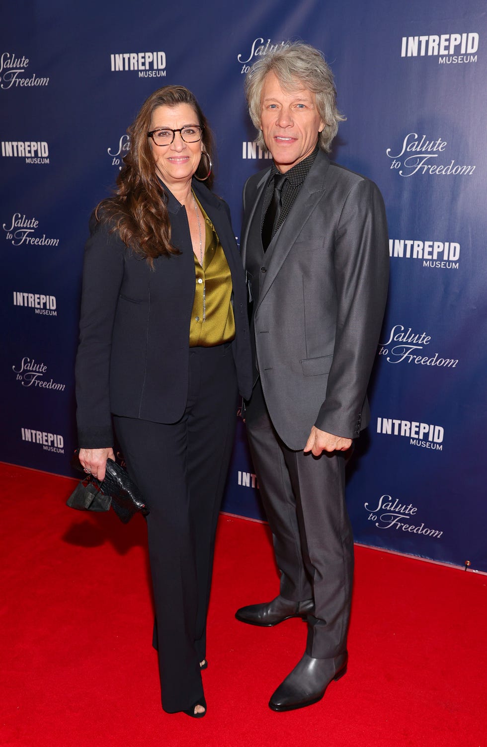 new york, new york november 10 dorothea hurley and recipient of the intrepid lifetime achievement award jon bon jovi attend as intrepid museum hosts annual salute to freedom gala on november 10, 2021 in new york city photo by theo wargogetty images for intrepid sea, air, space museum