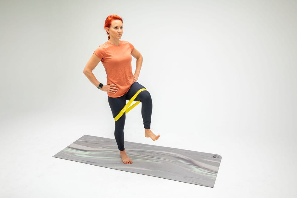 si joint exercises, banded high knee march