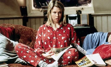 screencap of bridget jones reading in bridget jones's diary