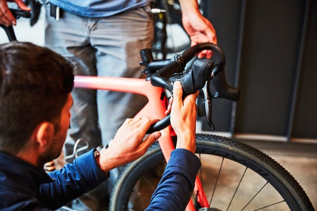 adjusting brake levers on handlebars