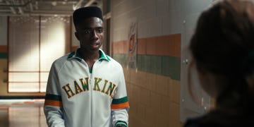 caleb mclaughlin as lucas sinclair, stranger things season 4