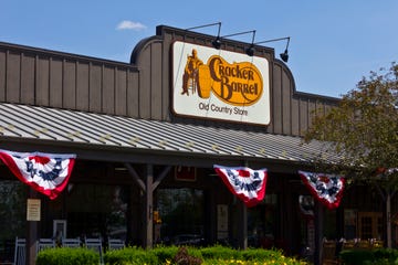 cracker barrel christmas hours