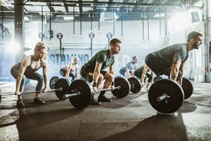 deadlift on cross fit class