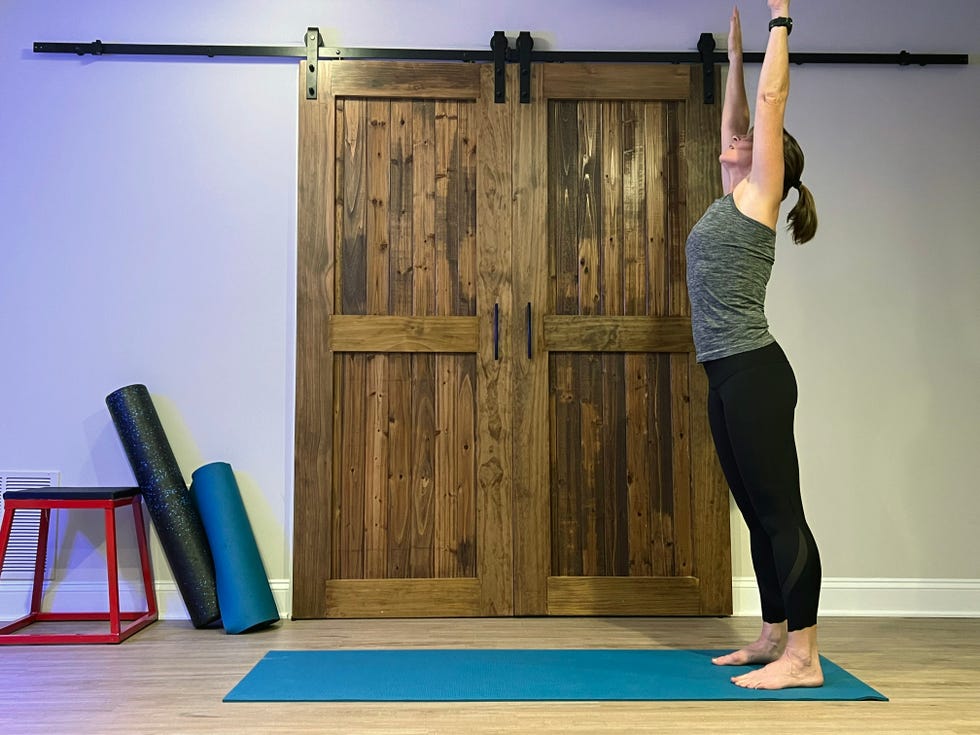 morning stretches, walkout to runners lunge