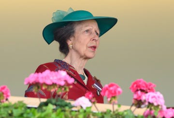 princess anne attends ascot