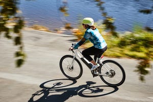 rad power radmission electric hybrid bike ridden by amy wolff in easton, pa in october 2022