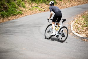 cyclist climbing efforts