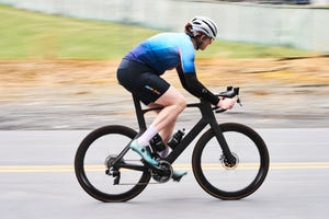 tara seplavy riding the scott foil