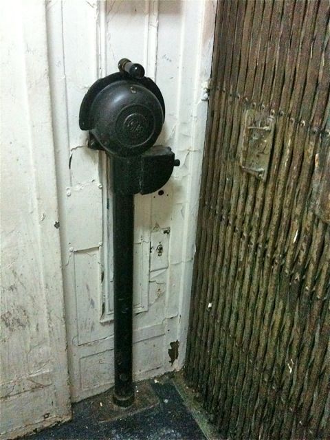 Wall, Iron, Fixture, Door, Metal, Household hardware, Handle, Door handle, Home door, Hardware accessory, 