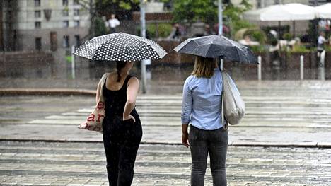 ”Pääkaupunkiseudulla runsaimmat sateet painottuvat keskiviikon aamutunneille”, sanoo Forecan päivystävä meteorologi Sara Salonen.