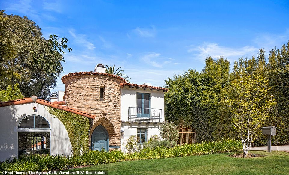 Sold! Katharine McPhee has sold her renovated Hollywood Hill abode, and make a healthy profit. A month after putting the lavish home on the market for $2.7 million, the singer, 37, has sold the pad for $3.27 million