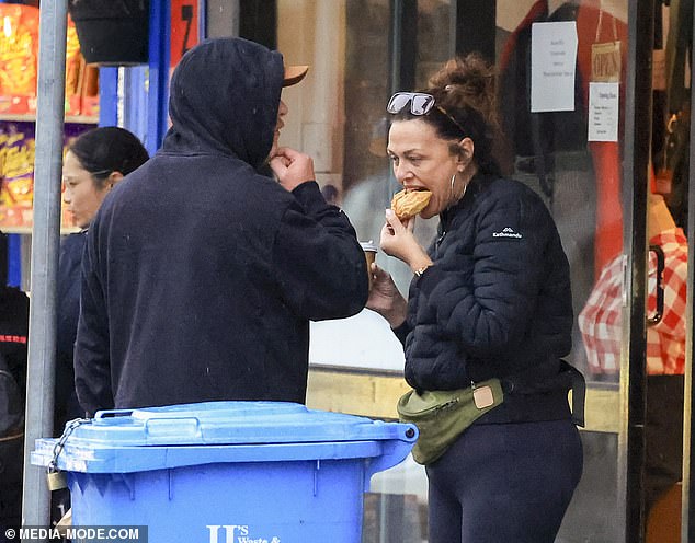 Chrissie donned a pair of black leggings, a black bomber jacket, black trainers and a khaki bum bag