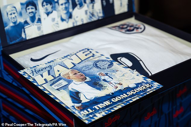 It also contained a large souvenier which showed Kane playing for his youth team that gave a nod to him being his country's leading all-time goalscorer