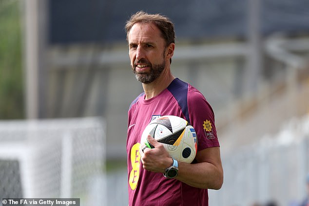 Mail Sport's Sami Mokbel believes Gareth Southgate views Alexander-Arnold's as England's Andrea Pirlo