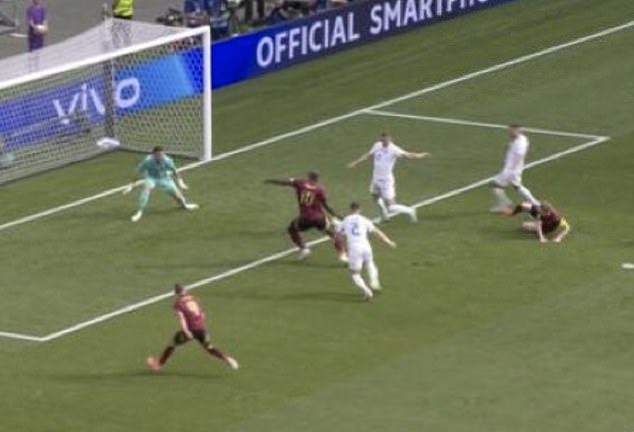 The 31-year-old also spurned this close-range effort after the ball was rolled into his path