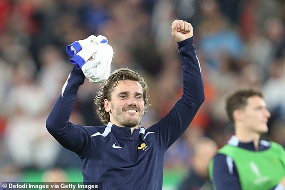 DUSSELDORF, GERMANY - JUNE 17: Antoine Griezmann of France celebrate after winning the UEFA EURO 2024 group stage match between Austria and France at DÃ¼sseldorf Arena on June 17, 2024 in Dusseldorf, Germany. (Photo by Oliver Kaelke/DeFodi Images via Getty Images)