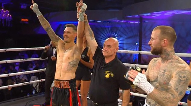 Clay Smith has extended his perfect record in the boxing ring