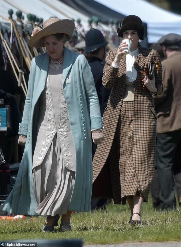 Penelope Wilton (Isobel Crawley) was also seen getting ready to film while Michelle sipped on a takeaway coffee between scenes