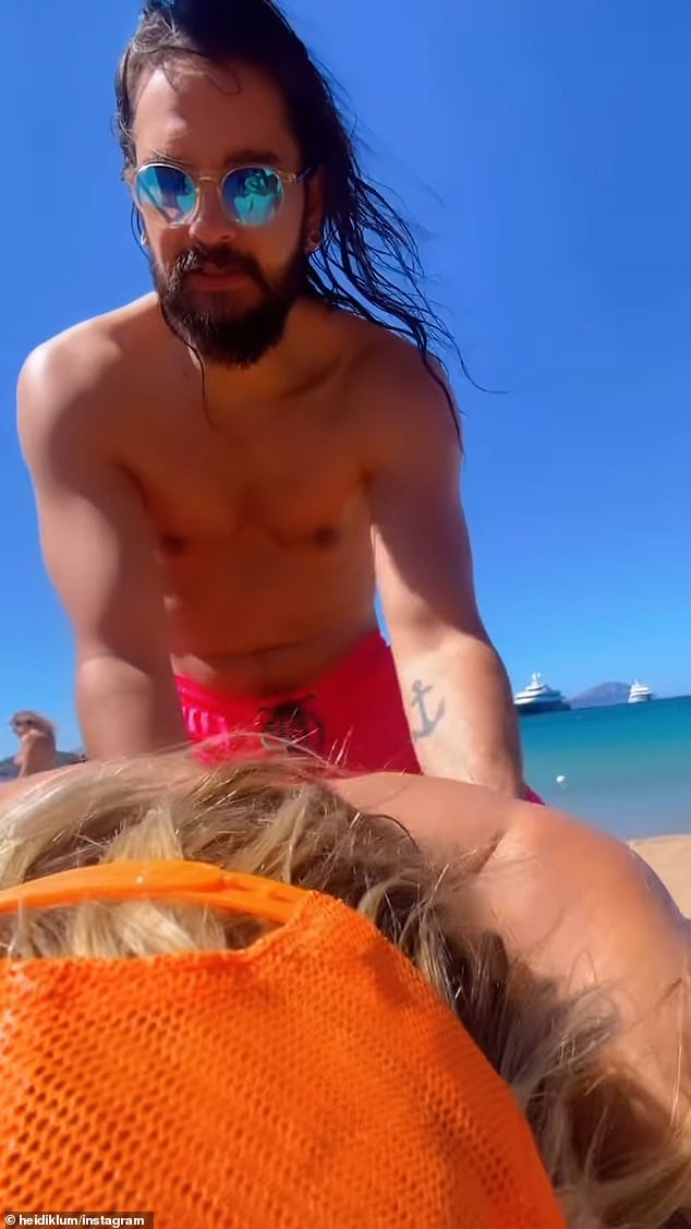 On Saturday, Heidi shared some short video clips of her day at the beach with Tom on her Instagram Story