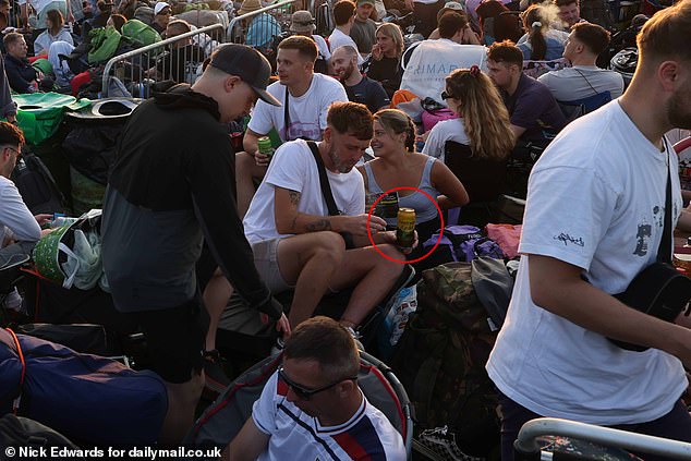 Festival-goers arrive at Glastonbury festival this morning ahead of the Glastonbury music festival that takes place Friday, Saturday and Sunday