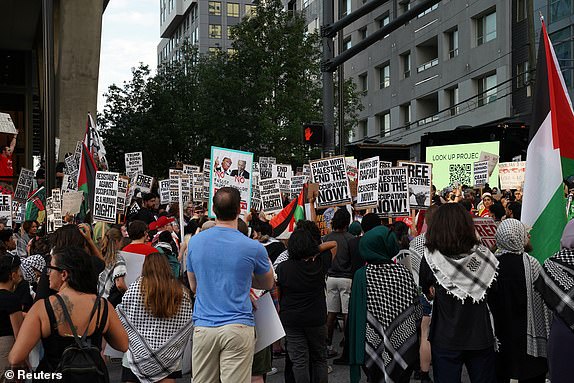 Pro-Palestinian protesters rally, amid the Israel-Hamas conflict, on the day of the first 2024 presidential debate between Democratic presidential candidate U.S. President Joe Biden and Republican presidential candidate former U.S. President Donald Trump in Atlanta, Georgia, U.S., June 27, 2024.  REUTERS/Megan Varner