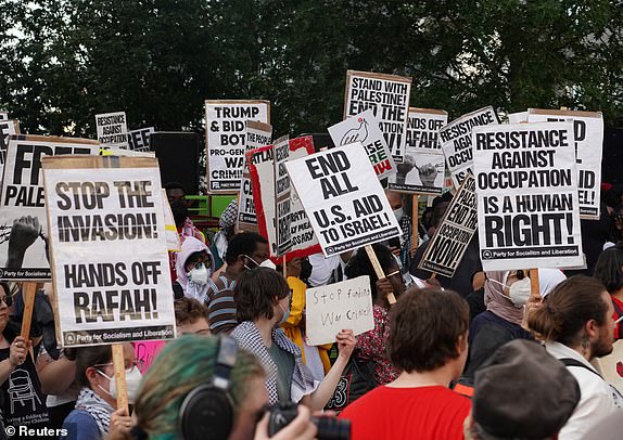 Pro-Palestinian protesters rally, amid the Israel-Hamas conflict, on the day of the first 2024 presidential debate between Democratic presidential candidate U.S. President Joe Biden and Republican presidential candidate former U.S. President Donald Trump in Atlanta, Georgia, U.S., June 27, 2024.  REUTERS/Megan Varner