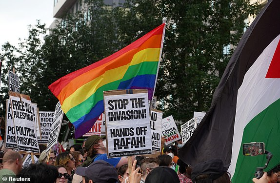 Pro-Palestinian protesters rally, amid the Israel-Hamas conflict, on the day of the first 2024 presidential debate between Democratic presidential candidate U.S. President Joe Biden and Republican presidential candidate former U.S. President Donald Trump in Atlanta, Georgia, U.S., June 27, 2024.  REUTERS/Megan Varner