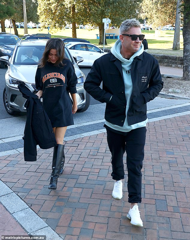 Now, the couple have gone official with their romance as they were seen stepping out for lunch together at celebrity hotspot Mimi's in Coogee