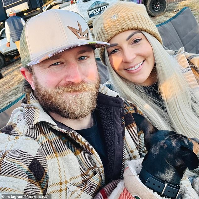 In her last months, she was known to be dating pro racing driver Jeffrey Earnhardt, the grandson of Dale Earnhardt, a legend in the profession