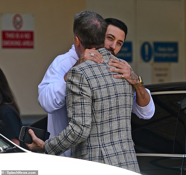 Arriving at the event to teach a Quickstep, the longest serving Strictly professional wasted no time showing how much he cared for Giovanni, wrapping him up in a huge bear hug