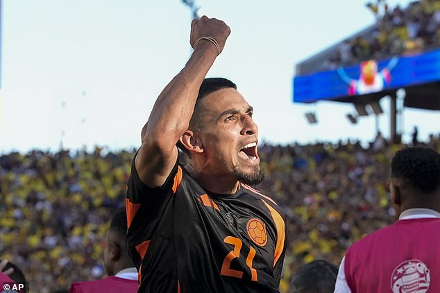 Daniel Munoz scored the equalizer to seal an easier quarter-final game for Colombia