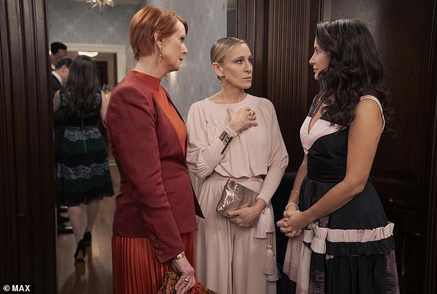 Season two also saw newly-sober Miranda Hobbes (L, Cynthia Nixon) go back to work and navigate her post-breakup relationship with the dreaded Che Diaz (Sara Ramirez) and Charlotte York Goldenblatt (R, Kristin Davis) leave some of her domestic duties in order to got back to work at a gallery