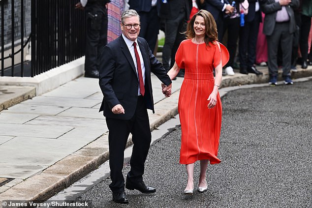 Incoming British Prime Minister Keir Starmer and Victoria Starmer outside No. 10