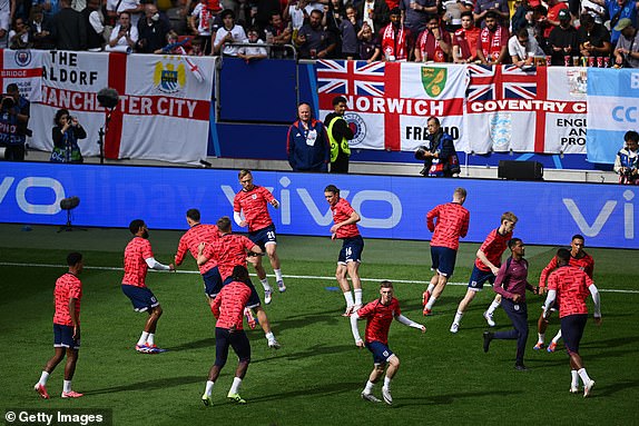 DUSSELDORF, GERMANY - JULY 06: A general view as players of England warm up prior to the UEFA EURO 2024 quarter-final match between England and Switzerland at DÃ¼sseldorf Arena on July 06, 2024 in Dusseldorf, Germany. (Photo by Clive Mason/Getty Images)