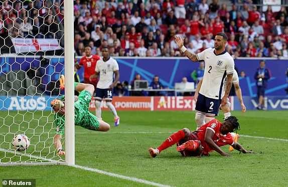 Soccer Football - Euro 2024 - Quarter Final - England v Switzerland - Dusseldorf Arena, Dusseldorf, Germany - July 6, 2024 Switzerland's Breel Embolo scores their first goal REUTERS/Lee Smith