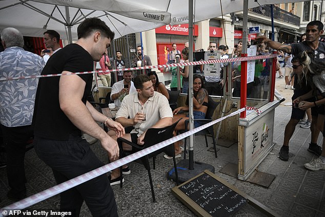 A symbolic cordon was put around a bar-restaurant in an area popular with tourists