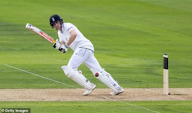 Harry Brook ensured England didn't lose any momentum as he hit a brisk 25 not out