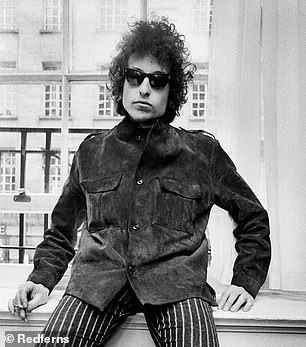 The film retraces Bob Dylan's career ¿ from arrival in New York City as an unknown 19-year-old to the heights of his superstardom