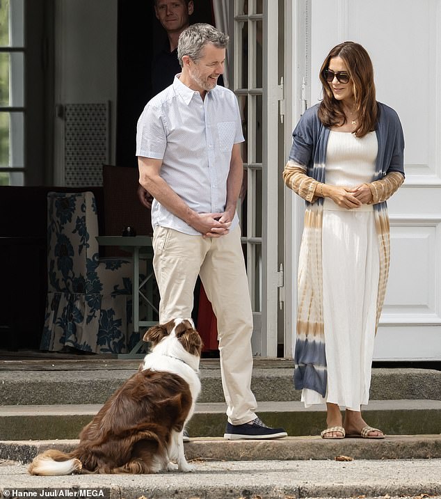 Grace stole the show as she stepped out with Mary and Frederik to watch the Changing of the Guard today